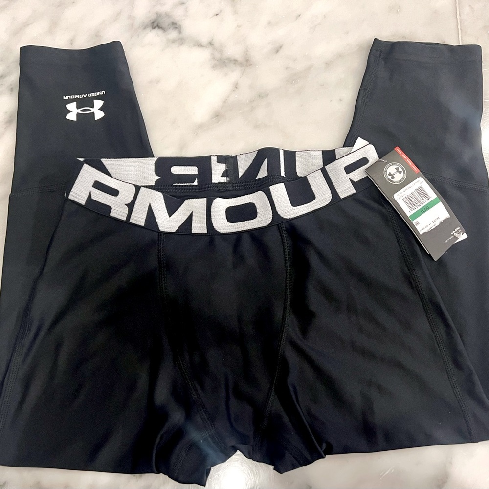 Under Armour boys 3/4 length legging, NWT